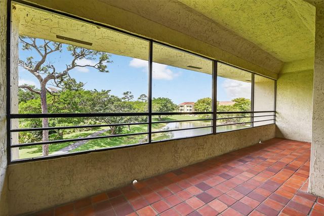 7472 La Paz Boulevard 304, Boca Raton, FL 33433