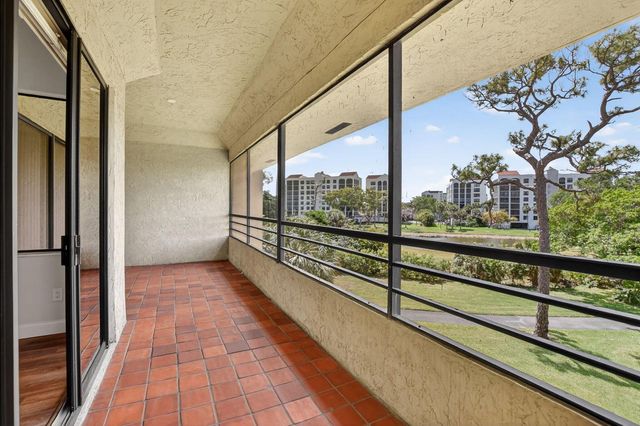 7472 La Paz Boulevard 304, Boca Raton, FL 33433