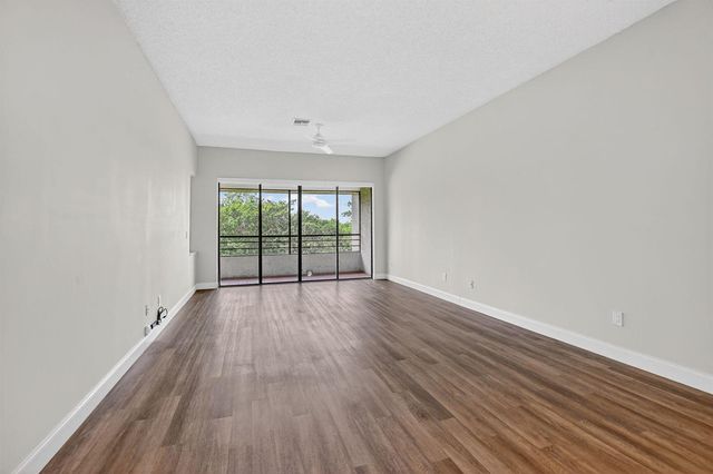 7472 La Paz Boulevard 304, Boca Raton, FL 33433