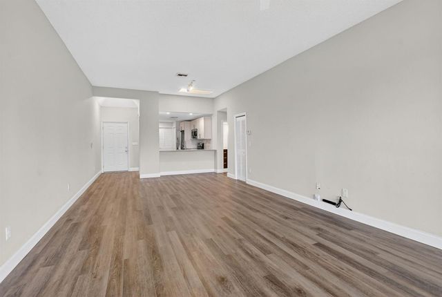 7472 La Paz Boulevard 304, Boca Raton, FL 33433