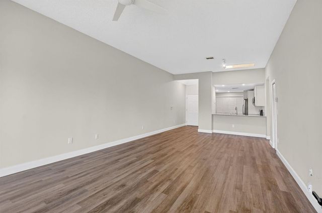 7472 La Paz Boulevard 304, Boca Raton, FL 33433