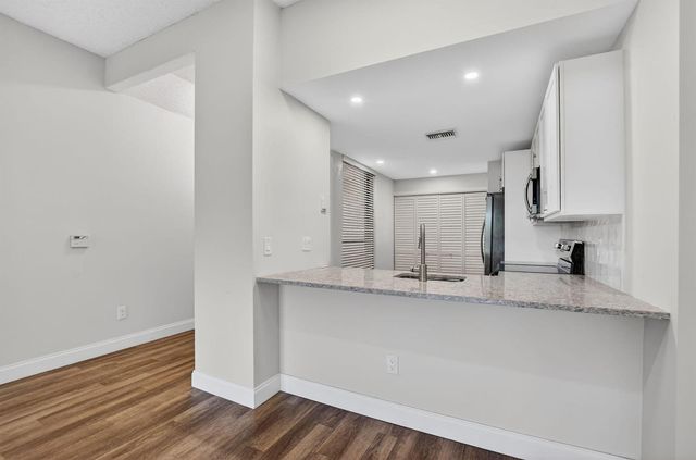 7472 La Paz Boulevard 304, Boca Raton, FL 33433