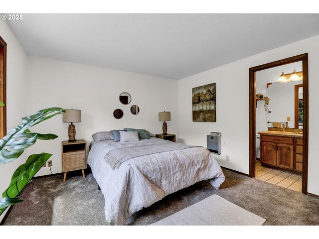 23959 HIGH PASS Rd, Junction City, OR 97448