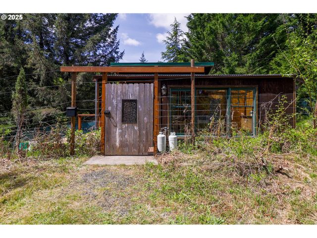 23959 HIGH PASS Rd, Junction City, OR 97448