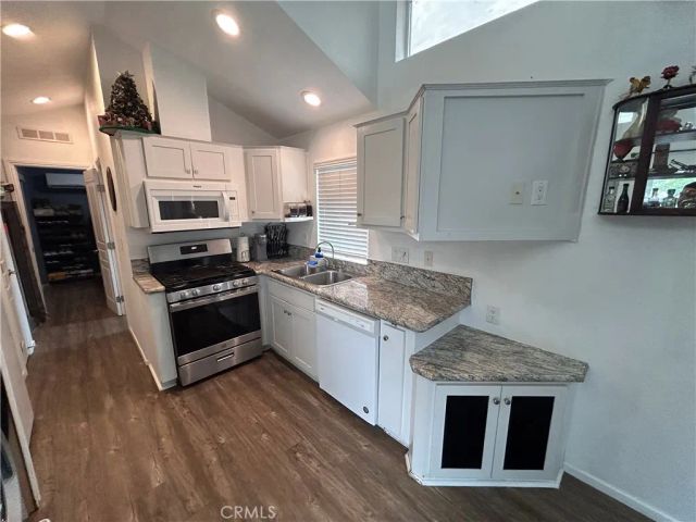 1409 Redlands Blvd 27, Redlands, CA 92373