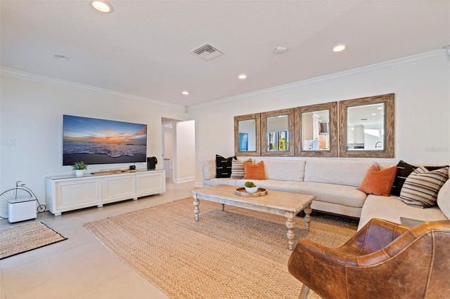 1481 49TH AVENUE NE, St Petersburg, FL 33703