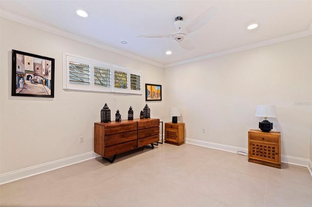 1481 49TH AVENUE NE, St Petersburg, FL 33703