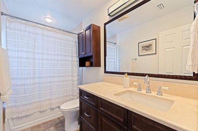 1481 49TH AVENUE NE, St Petersburg, FL 33703