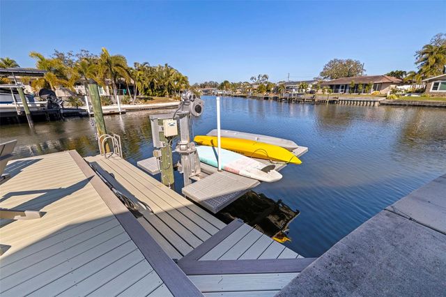 1481 49TH AVENUE NE, St Petersburg, FL 33703