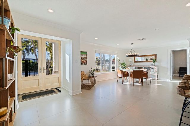 1481 49TH AVENUE NE, St Petersburg, FL 33703