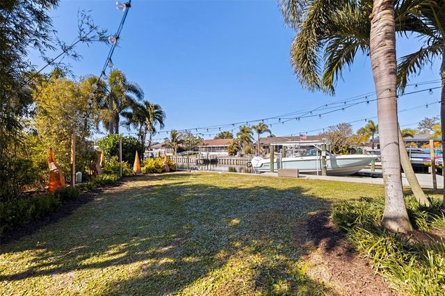 1481 49TH AVENUE NE, St Petersburg, FL 33703