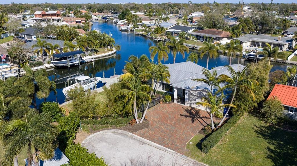 1481 49TH AVENUE NE, St Petersburg, FL 33703