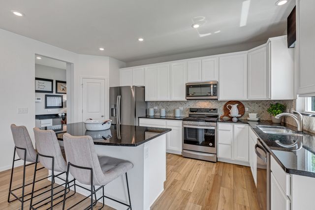 1207 Kessler Drive, Mundelein, IL 60060