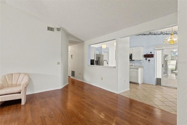 5657 29TH STREET CIRCLE E, Bradenton, FL 34203