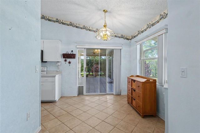 5657 29TH STREET CIRCLE E, Bradenton, FL 34203