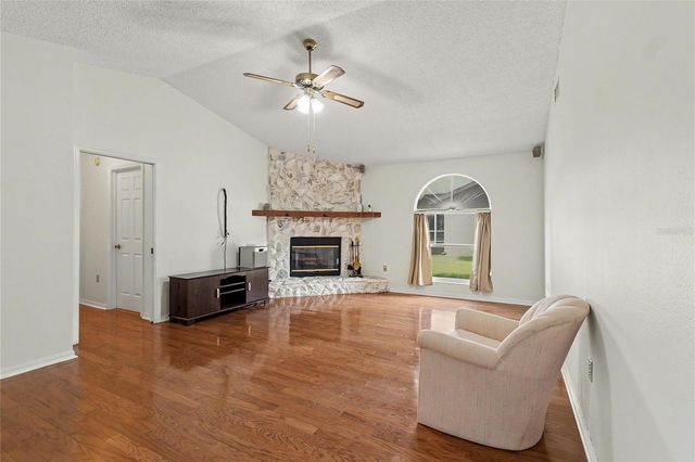 5657 29TH STREET CIRCLE E, Bradenton, FL 34203