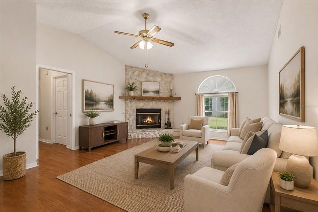 5657 29TH STREET CIRCLE E, Bradenton, FL 34203
