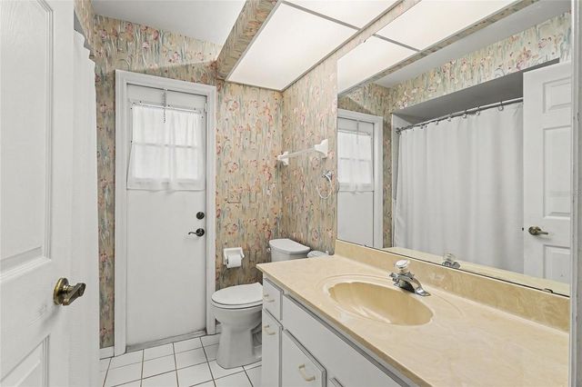 5657 29TH STREET CIRCLE E, Bradenton, FL 34203