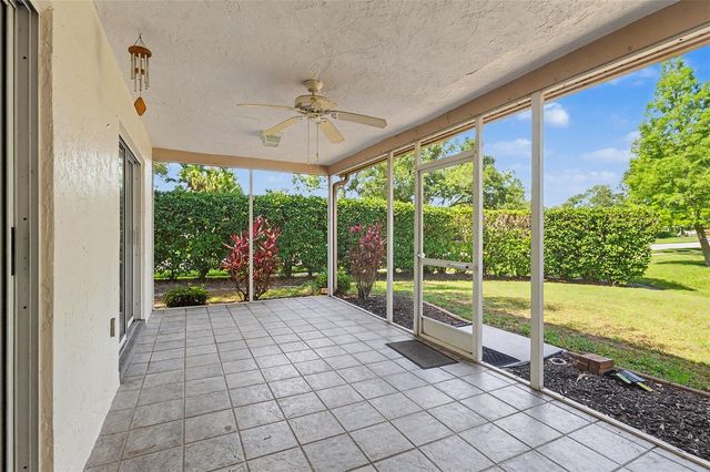 5657 29TH STREET CIRCLE E, Bradenton, FL 34203