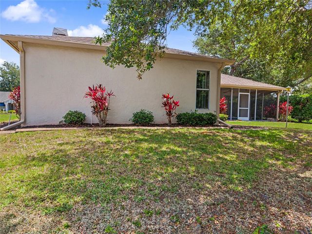 5657 29TH STREET CIRCLE E, Bradenton, FL 34203