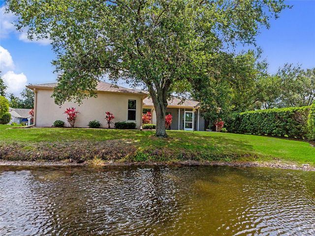 5657 29TH STREET CIRCLE E, Bradenton, FL 34203