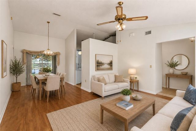 5657 29TH STREET CIRCLE E, Bradenton, FL 34203