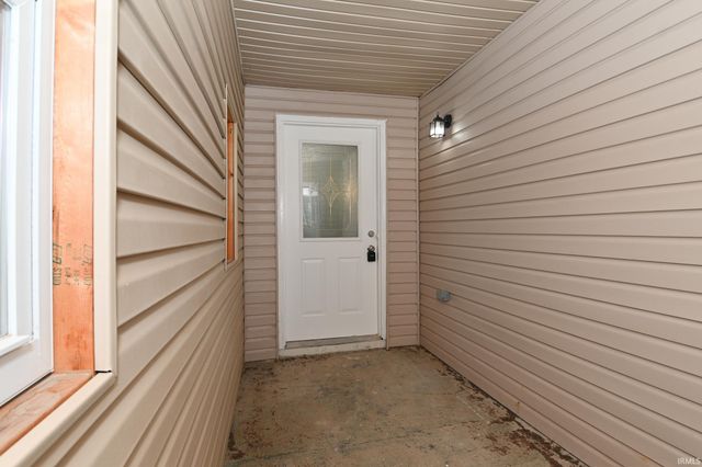 805 S 17th Street, Elwood, IN 46036
