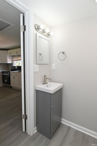 805 S 17th Street, Elwood, IN 46036