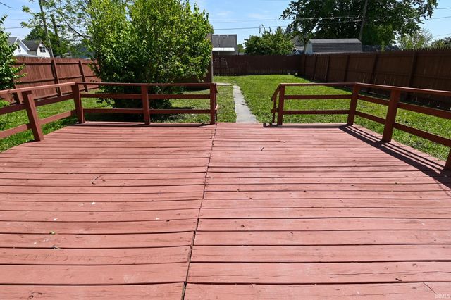 805 S 17th Street, Elwood, IN 46036