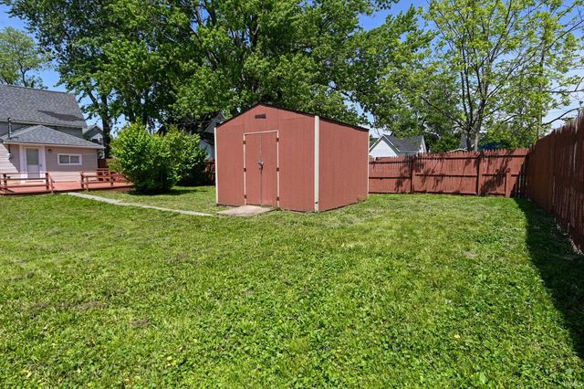 805 S 17th Street, Elwood, IN 46036