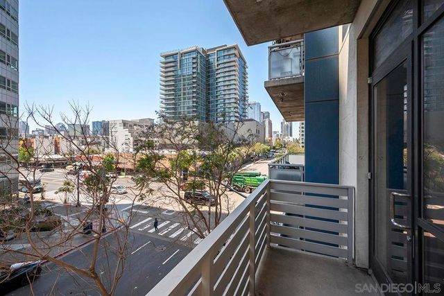 527 10th Ave 302, San Diego, CA 92101
