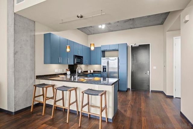 527 10th Ave 302, San Diego, CA 92101