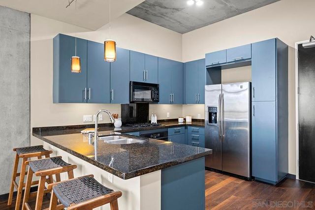 527 10th Ave 302, San Diego, CA 92101