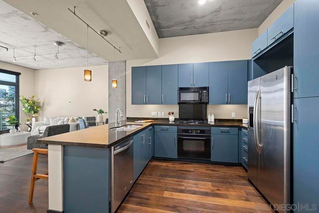 527 10th Ave 302, San Diego, CA 92101