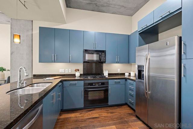 527 10th Ave 302, San Diego, CA 92101