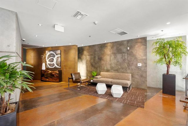 527 10th Ave 302, San Diego, CA 92101