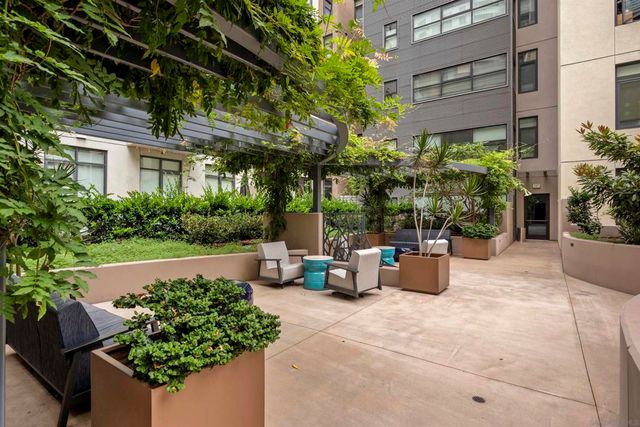527 10th Ave 302, San Diego, CA 92101