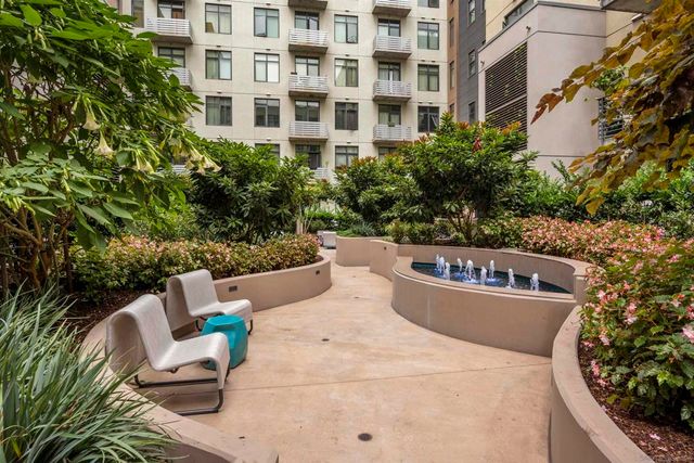 527 10th Ave 302, San Diego, CA 92101