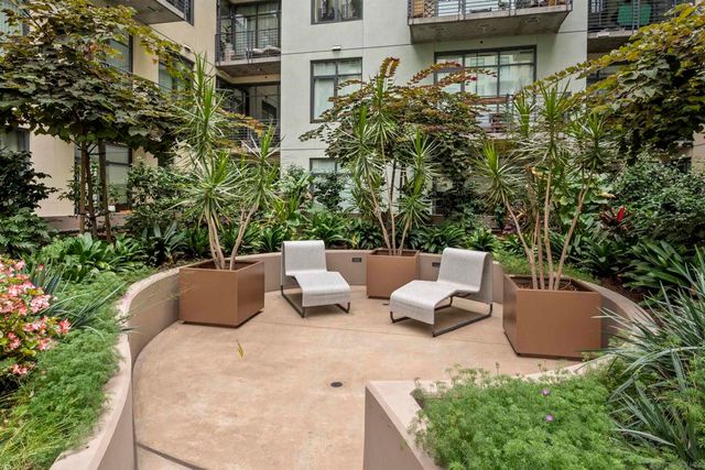 527 10th Ave 302, San Diego, CA 92101
