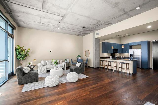 527 10th Ave 302, San Diego, CA 92101