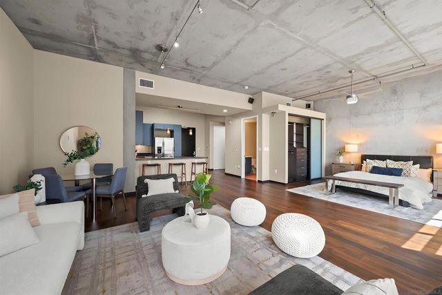 527 10th Ave 302, San Diego, CA 92101