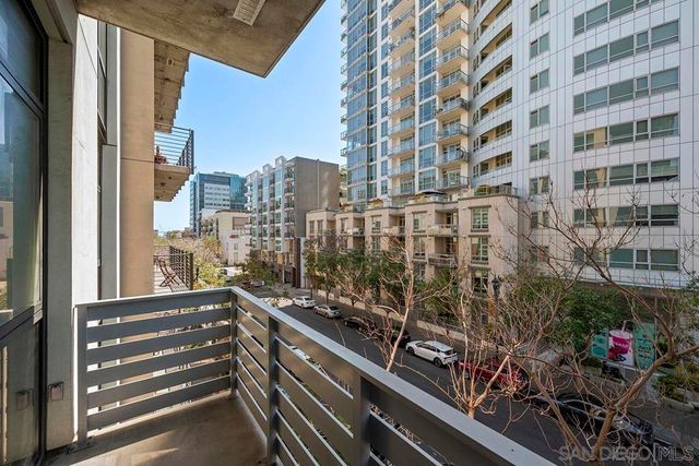 527 10th Ave 302, San Diego, CA 92101