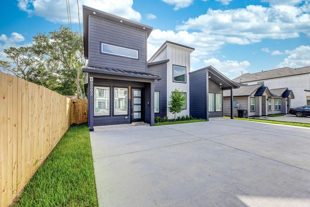 8502 Safeguard Street B, Houston, TX 77051