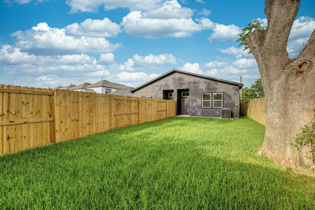 8502 Safeguard Street B, Houston, TX 77051