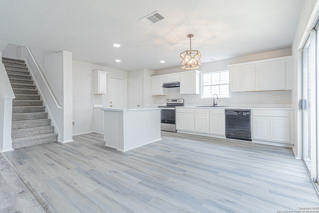 6615 Suncliff Crst, San Antonio, TX 78238