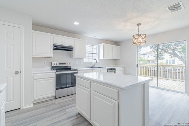 6615 Suncliff Crst, San Antonio, TX 78238