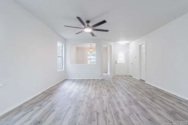 6615 Suncliff Crst, San Antonio, TX 78238