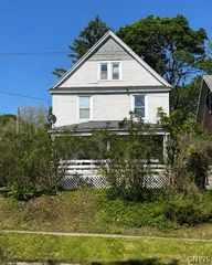 125 Kensington & Lancaster Road, Syracuse, NY 13210
