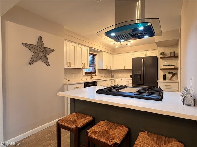 3921 Faversham Road, University Heights, OH 44118