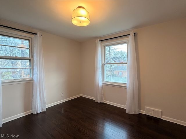 3921 Faversham Road, University Heights, OH 44118